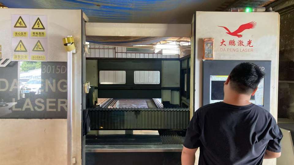 Chenhang Display Technology (shenzhen) Co., Ltd. manufacturer production line