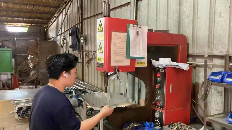 Chenhang Display Technology (shenzhen) Co., Ltd. manufacturer production line